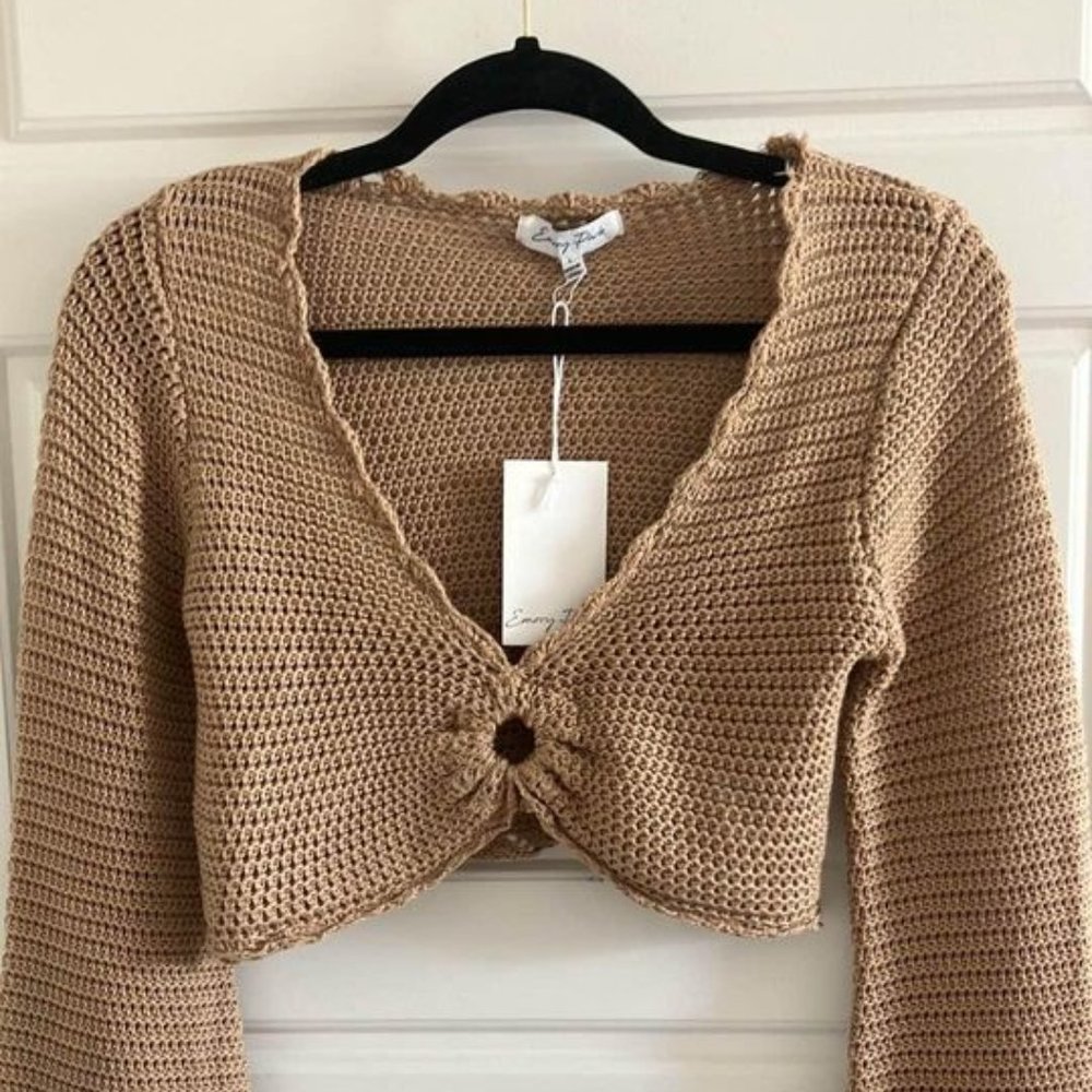 NWT VICI Beige Knitted Crop Top (L)
